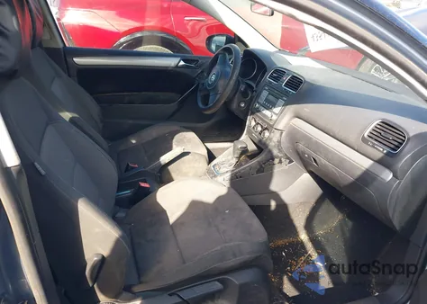 2010 Volkswagen Golf 2-Door z USA, uszkodzony, nr VIN WVWBA7AJ3AW314973